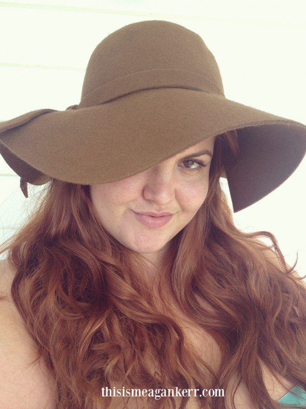 Aussie Curves: Headwear