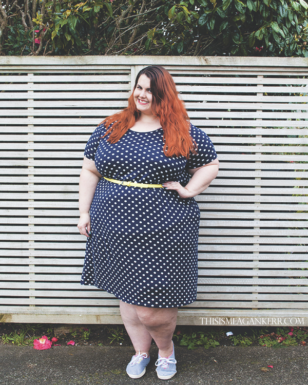 plus size fashion asos curve navy and white polka dot dress spots acid yellow belt fatshion meagan kerr