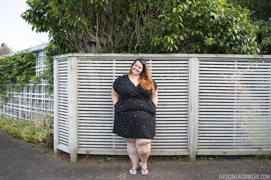 NZ Plus Size Fashion Blogger Meagan Kerr wears 17 Sundays Dissolve Me print dress 