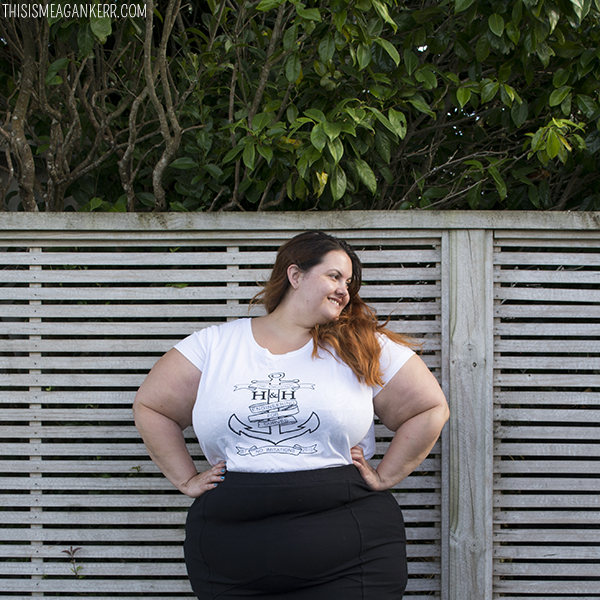Plus size fashion | Meagan Kerr wears Hope and Harvest Nauticas Tee, Lucabella Pencil Skirt
