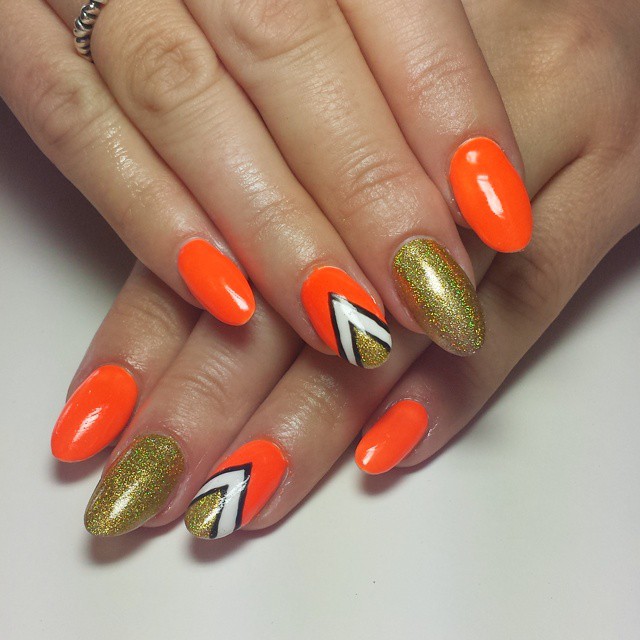 Penny Lazic Orange and gold chevron nail art