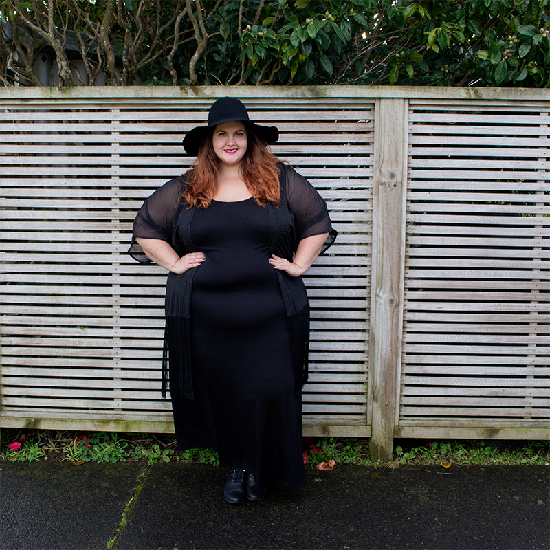 Witchy woman: AHS Misty Day Stevie Nicks inspired plus size fashion // This is Meagan Kerr wears Yours Clothing Maxi Dress and Harlow Sweet Freedom Fringed Kimono