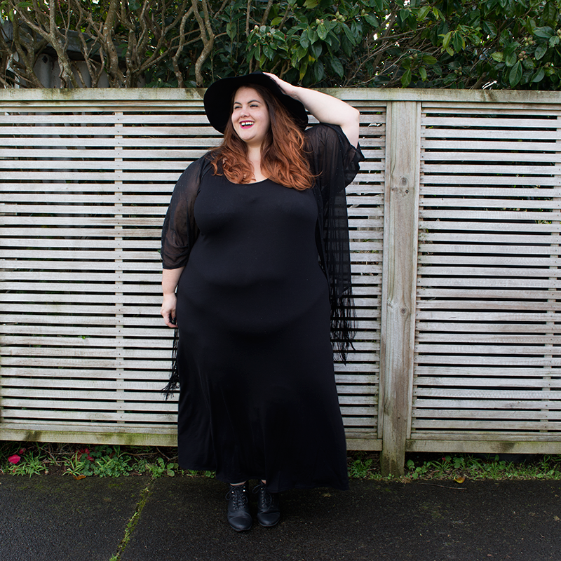 Witchy woman: AHS Misty Day Stevie Nicks inspired plus size fashion // This is Meagan Kerr wears Yours Clothing Maxi Dress and Harlow Sweet Freedom Fringed Kimono