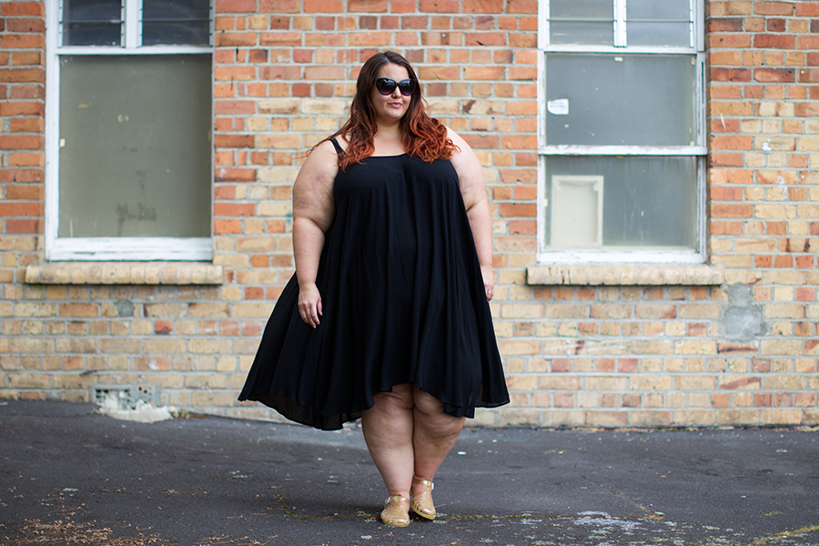 NZ plus size blogger Meagan Kerr wears Lost and Led Astray LaLA Swing Dress from Zebrano