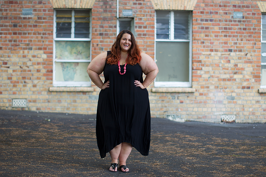 NZ plus size blogger Meagan Kerr wears Lost and Led Astray LaLA Tuck Hem Dress and Oval Resin Necklace from Zebrano