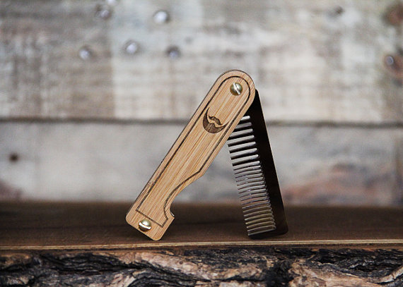The Ultimate Christmas Gift Guide for Guys // Personalised Beard Comb