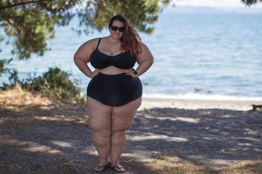 This is Meagan Kerr in plus size swimwear by elomi and Autograph // How to be body confident at the beach