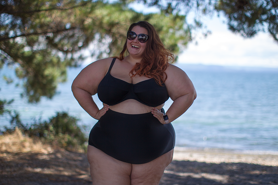 This is Meagan Kerr in plus size swimwear by elomi and Autograph // How to be body confident at the beach