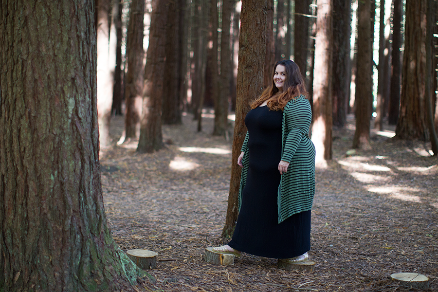 Green Witch // New Zealand plus size fashion blogger Meagan Kerr wears 17 Sundays Sage Striped Duster Cardi