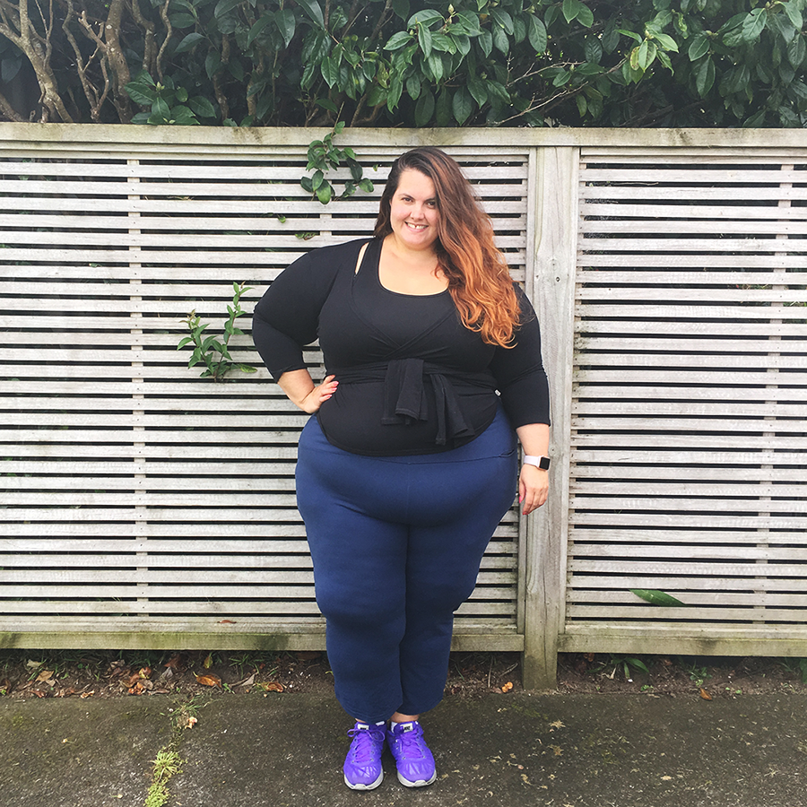 Plus size activewear // New Zealand blogger Meagan Kerr wears Active Intent crop top with State of Mind cropped trousers and wrap top