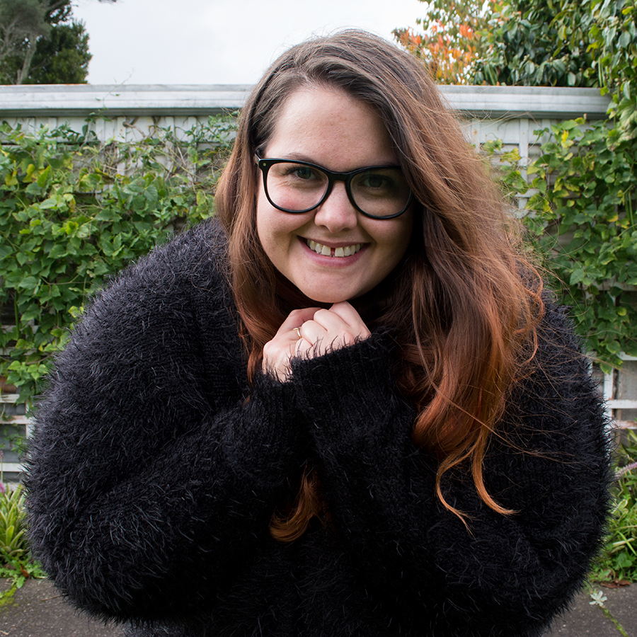 New Zealand plus size fashion blogger Meagan Kerr wears 17 Sundays envy Feather Knit Sweater