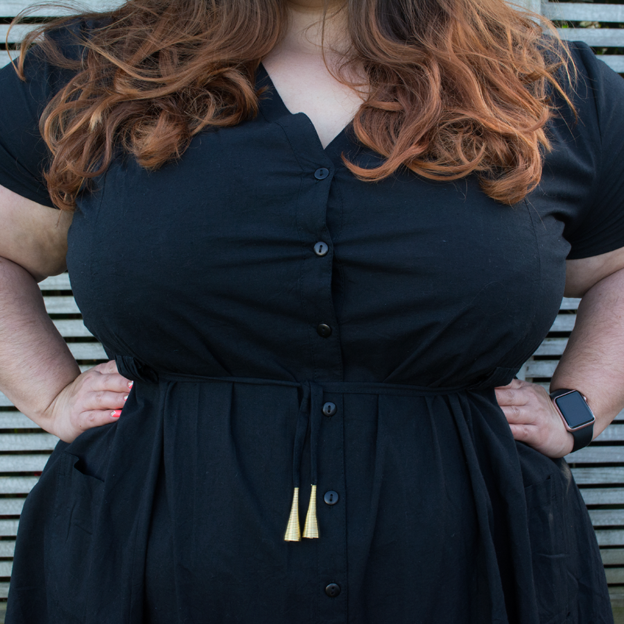 New Zealand plus size fashion blogger Meagan Kerr wears Hope & Harvest Island Hopper Dress in black