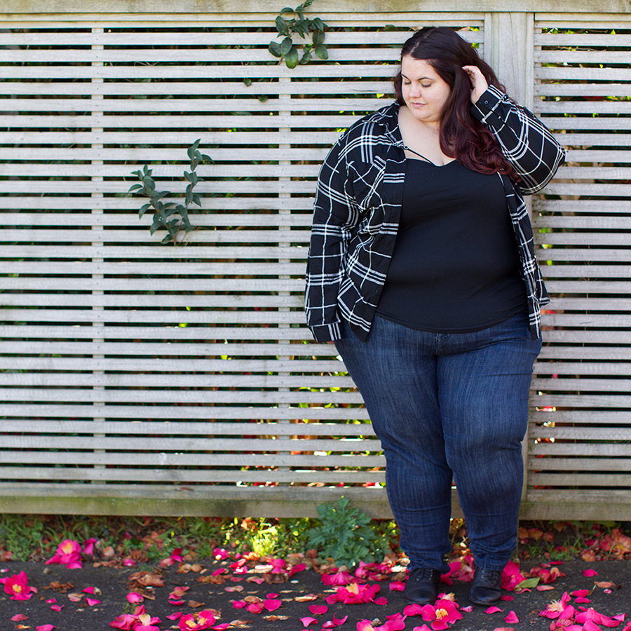 Country girl // New Zealand plus size fashion blogger Meagan Kerr in western wear inspired outfit