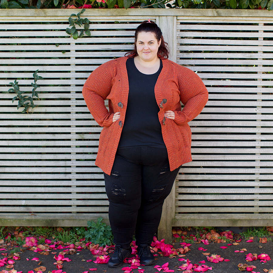 New Zealand plus size fashion blogger Meagan Kerr wears 17 Sundays Roller Ladder Knit Boyfriend Cardi