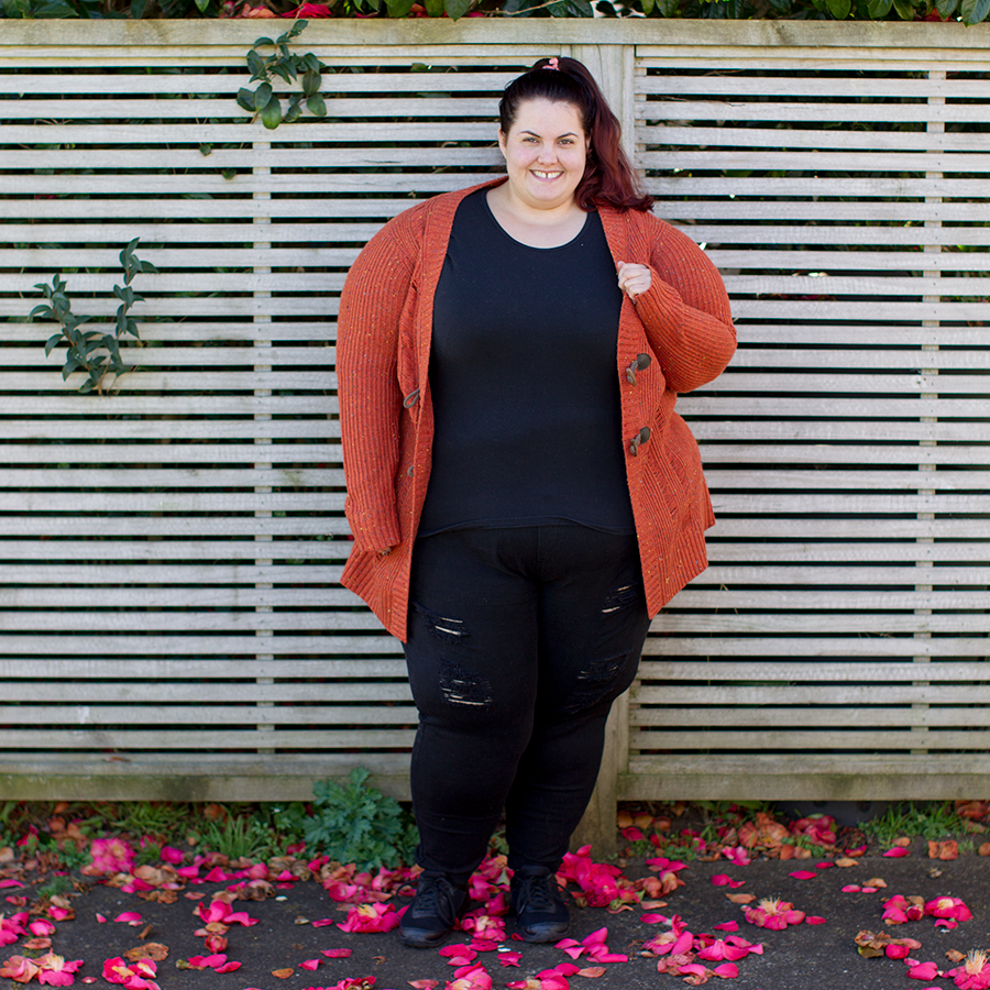 New Zealand plus size fashion blogger Meagan Kerr wears 17 Sundays Roller Ladder Knit Boyfriend Cardi