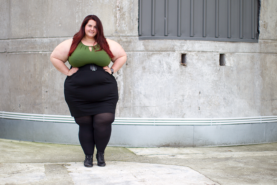 New Zealand plus size fashion blogger Meagan Kerr wears pleat neck vest and ponte pencil skirt from Simply Be