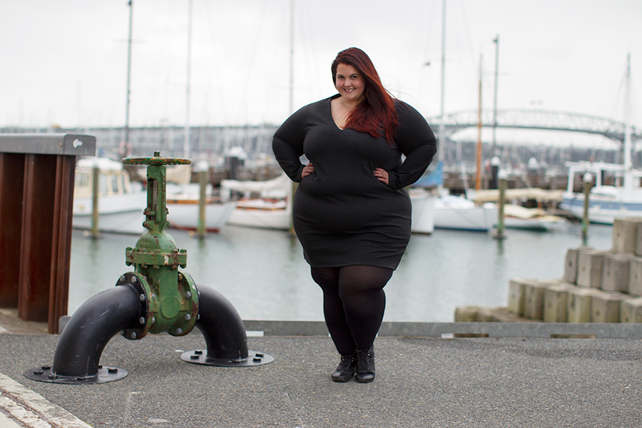 New Zealand plus size fashion blogger Meagan Kerr wears Hope & Harvest Luxe Easywear Dress