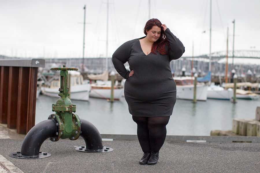 New Zealand plus size fashion blogger Meagan Kerr wears Hope & Harvest Luxe Easywear Dress