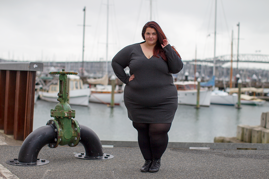 New Zealand plus size fashion blogger Meagan Kerr wears Hope & Harvest Luxe Easywear Dress