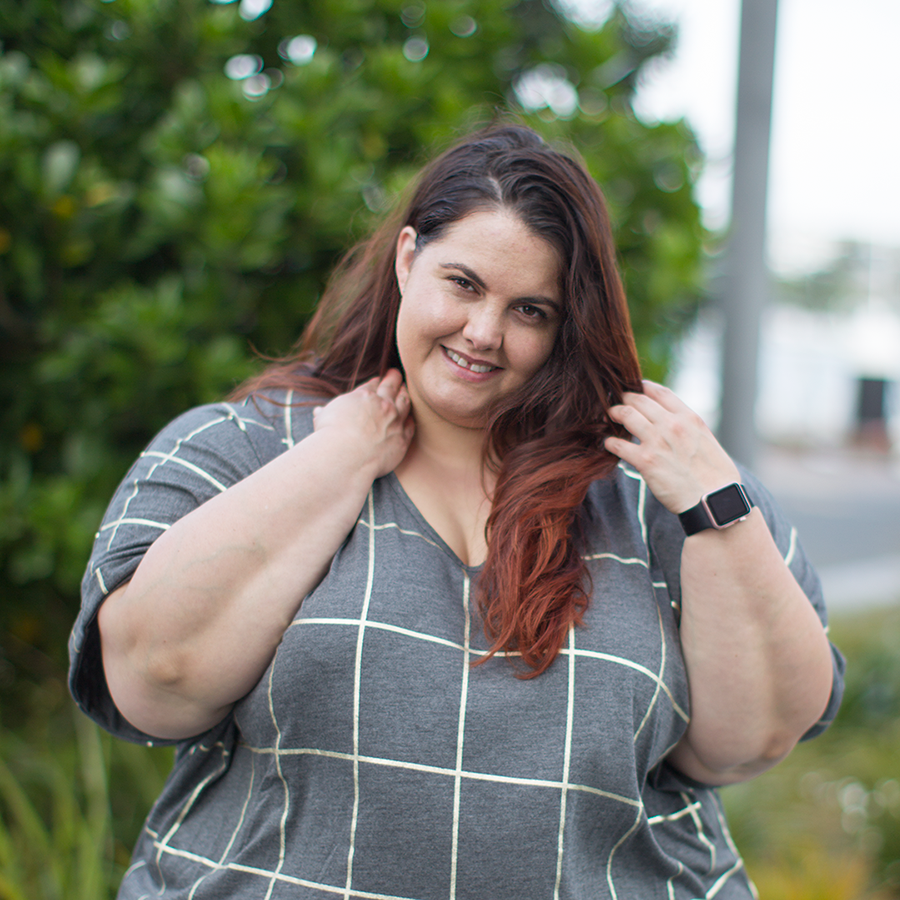 New Zealand plus size blogger Meagan Kerr wears 17 Sundays Grid Print Dress
