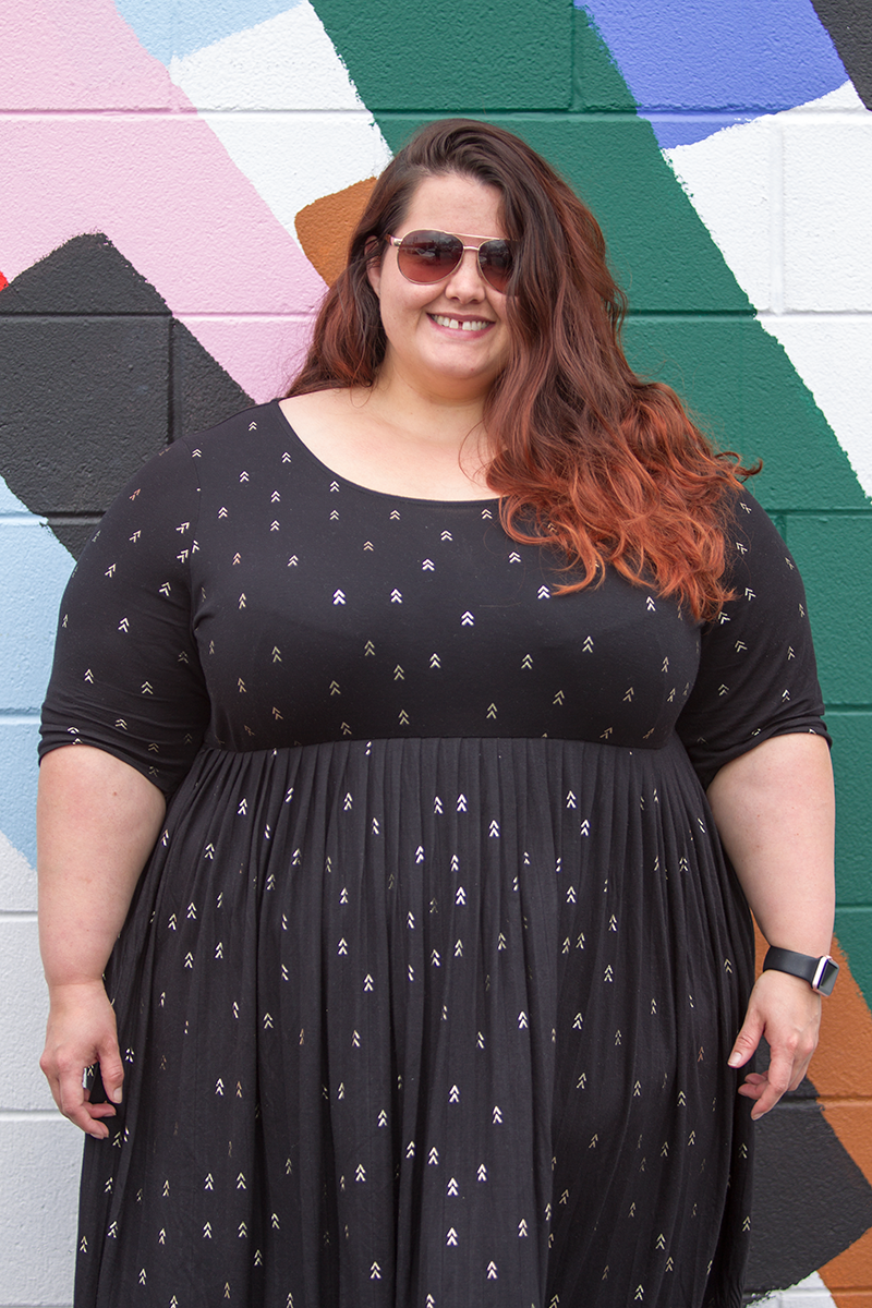 New Zealand plus size blogger Meagan Kerr wears 17 Sundays Arrow Print Dress