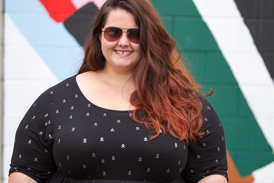 New Zealand plus size blogger Meagan Kerr wears 17 Sundays Arrow Print Dress
