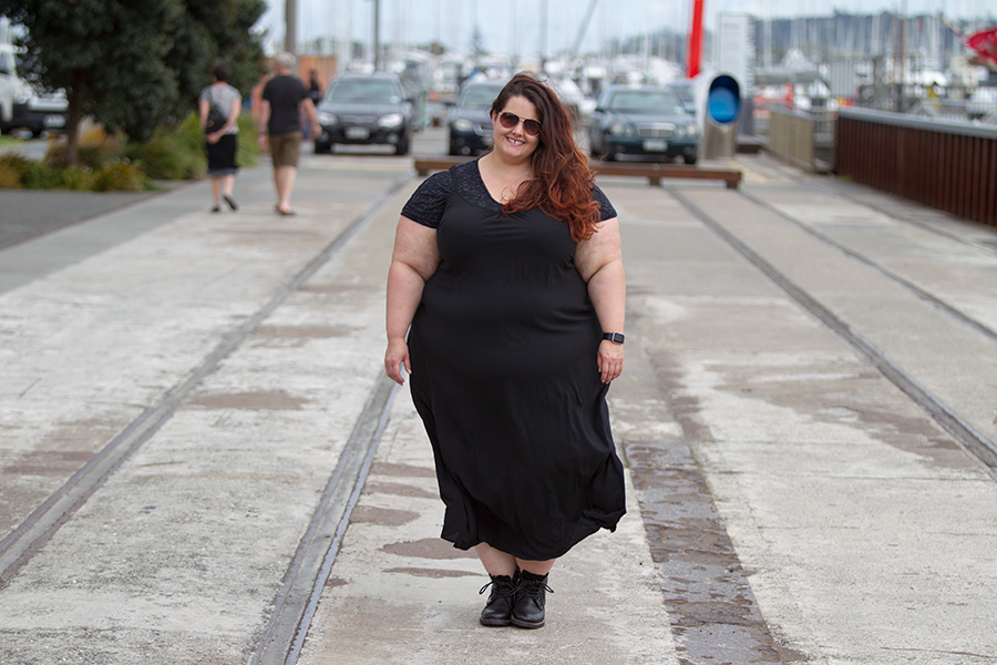 NZ plus size fashion blogger Meagan Kerr celebrates the revival of 90's style