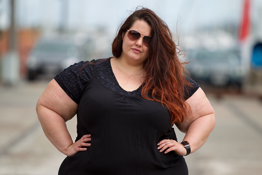 NZ plus size fashion blogger Meagan Kerr celebrates the revival of 90's style