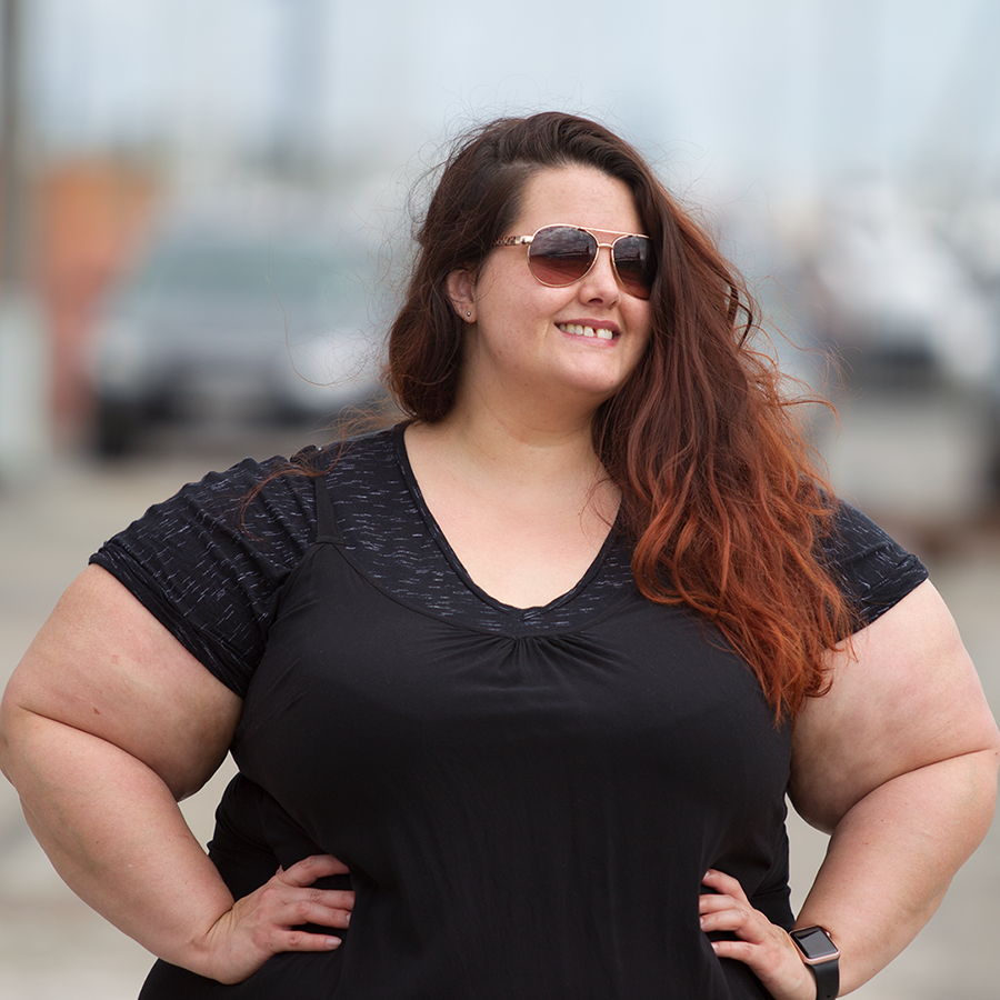 NZ plus size fashion blogger Meagan Kerr celebrates the revival of 90's style