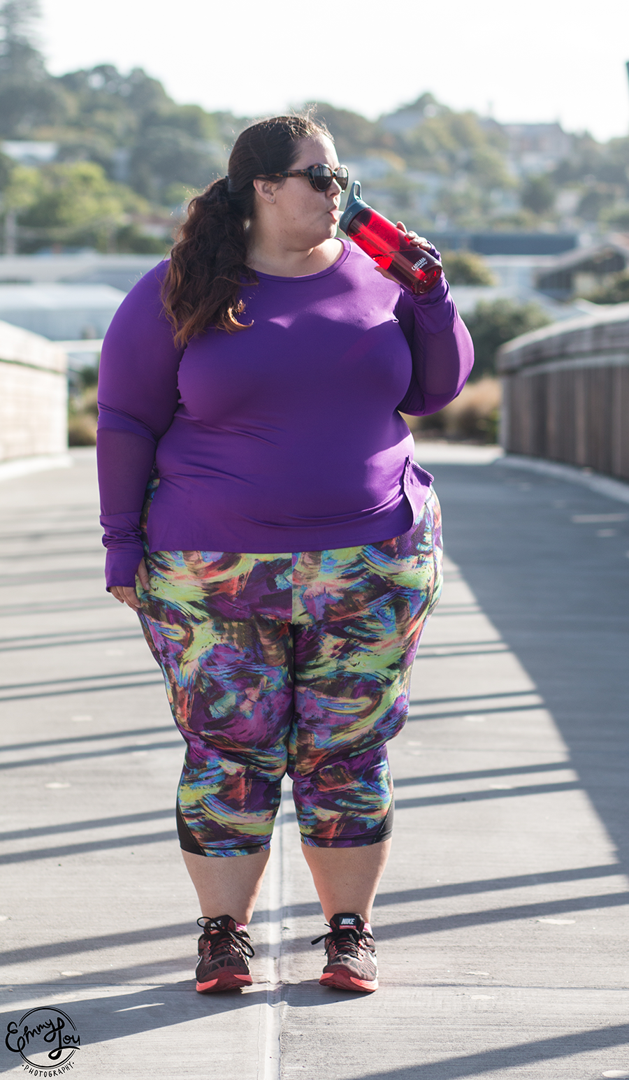 New Zealand plus size blogger Meagan Kerr wears Sonsee Power Long Sleeve Tee and Rainbeau Curves Veronica Print Capris