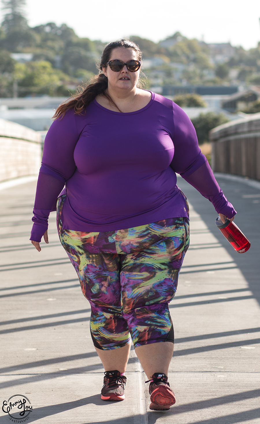 New Zealand plus size blogger Meagan Kerr wears Sonsee Power Long Sleeve Tee and Rainbeau Curves Veronica Print Capris