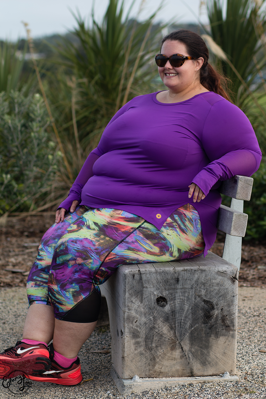 New Zealand plus size blogger Meagan Kerr wears Sonsee Power Long Sleeve Tee and Rainbeau Curves Veronica Print Capris