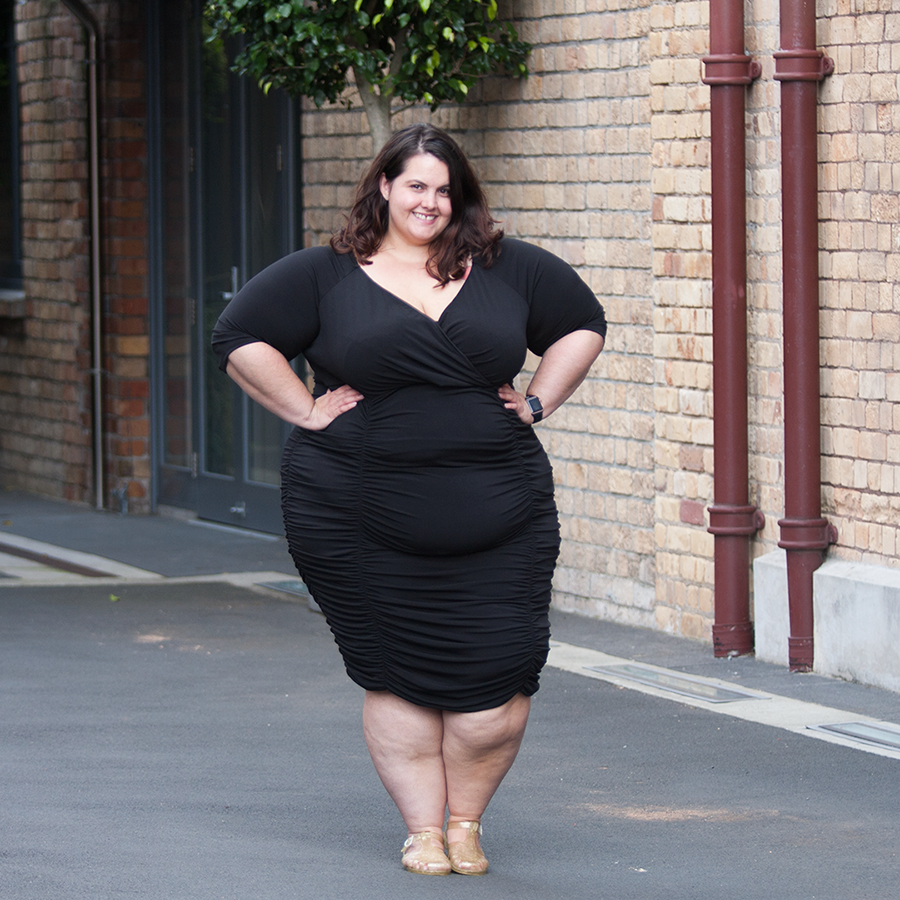 New Zealand plus size blogger Meagan Kerr wears IGIGI Ambrosia wiggle dress