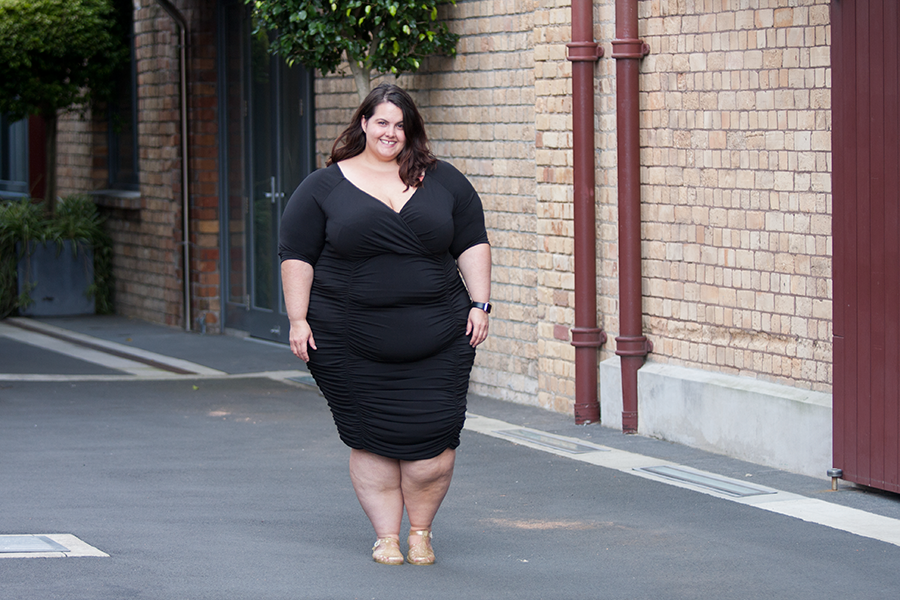 New Zealand plus size blogger Meagan Kerr wears IGIGI Ambrosia wiggle dress