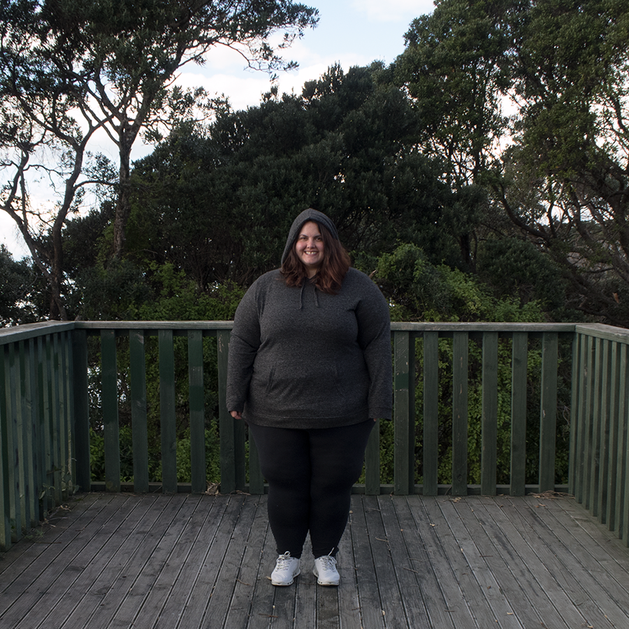 Plus size athleisure - New Zealand blogger Meagan Kerr wears Kate Madison pullover, Rainbeau Curves Premier Basix Leggings and Ecco Cool 2.0 Shoes