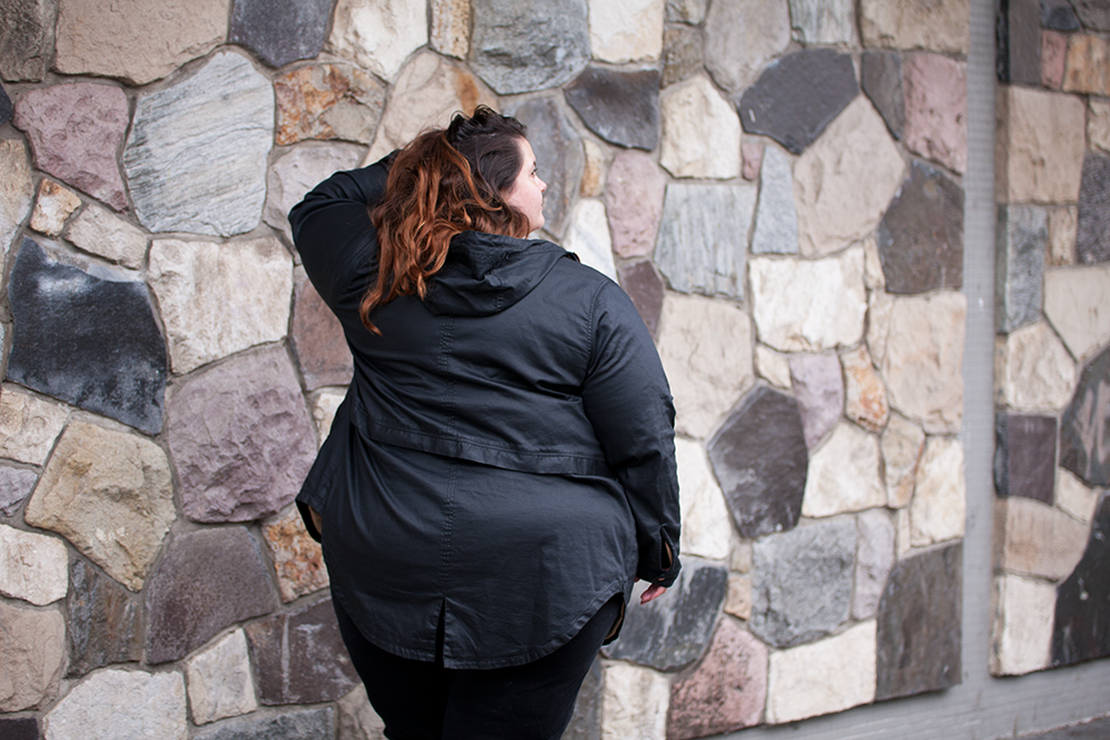 New Zealand plus size fashion blogger Meagan Kerr wears 17 Sundays Cartel Coated Denim Jacket / Weatherproof plus size jacket