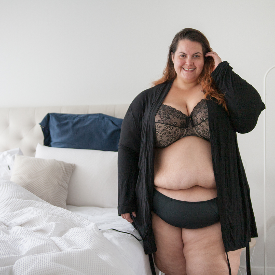 New Zealand plus size fashion blogger Meagan Kerr wears Elomi Tia bra and Hips & Curves Soft & Comfy Robe