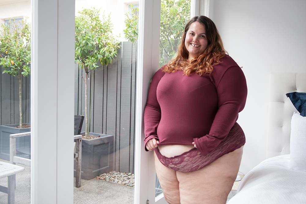 New Zealand plus size fashion blogger Meagan Kerr wears Missguided Curve Bardot Ribbed Long Sleeve Top and Hips & Curves Kira Stretch Lace Boyshort