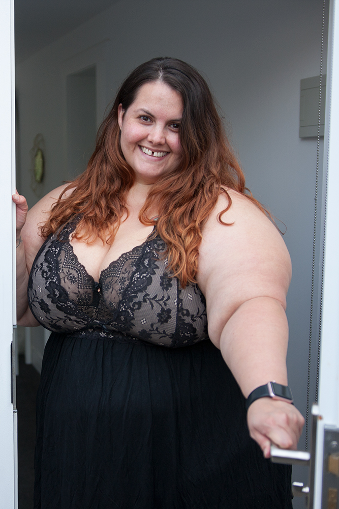 New Zealand plus size fashion blogger Meagan Kerr wears Elomi Tia bra and Hips & Curves Super Soft and Comfy Halter Chemise