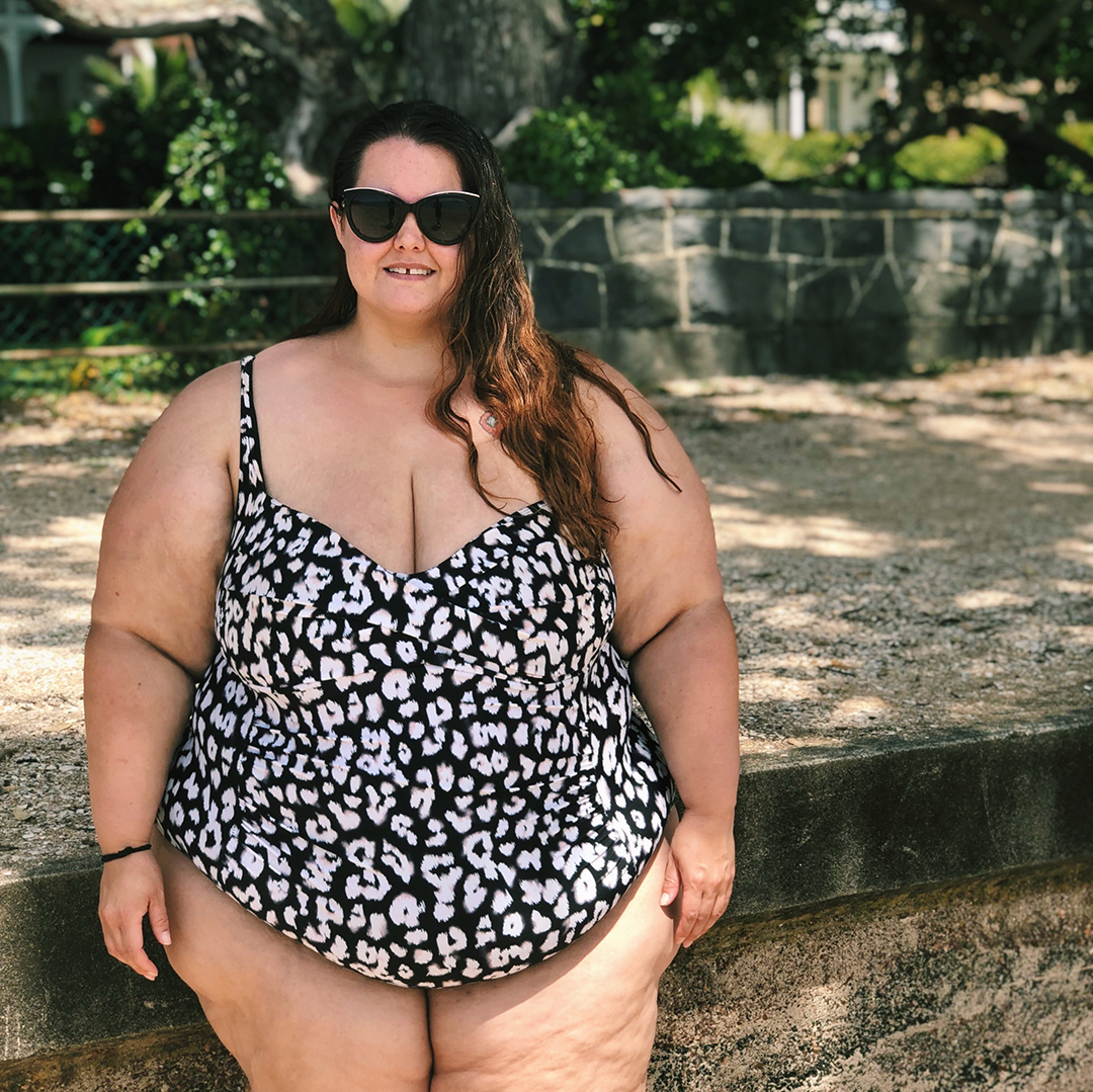 New Zealand plus size blogger Meagan Kerr uses Body Glide anti-chafing balm to prevent thigh chafing
