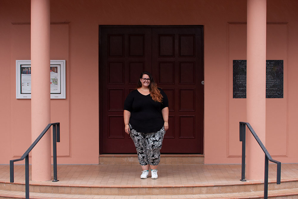 New Zealand plus size blogger Meagan Kerr wears Anko black and white leaf print cropped pants from Kmart
