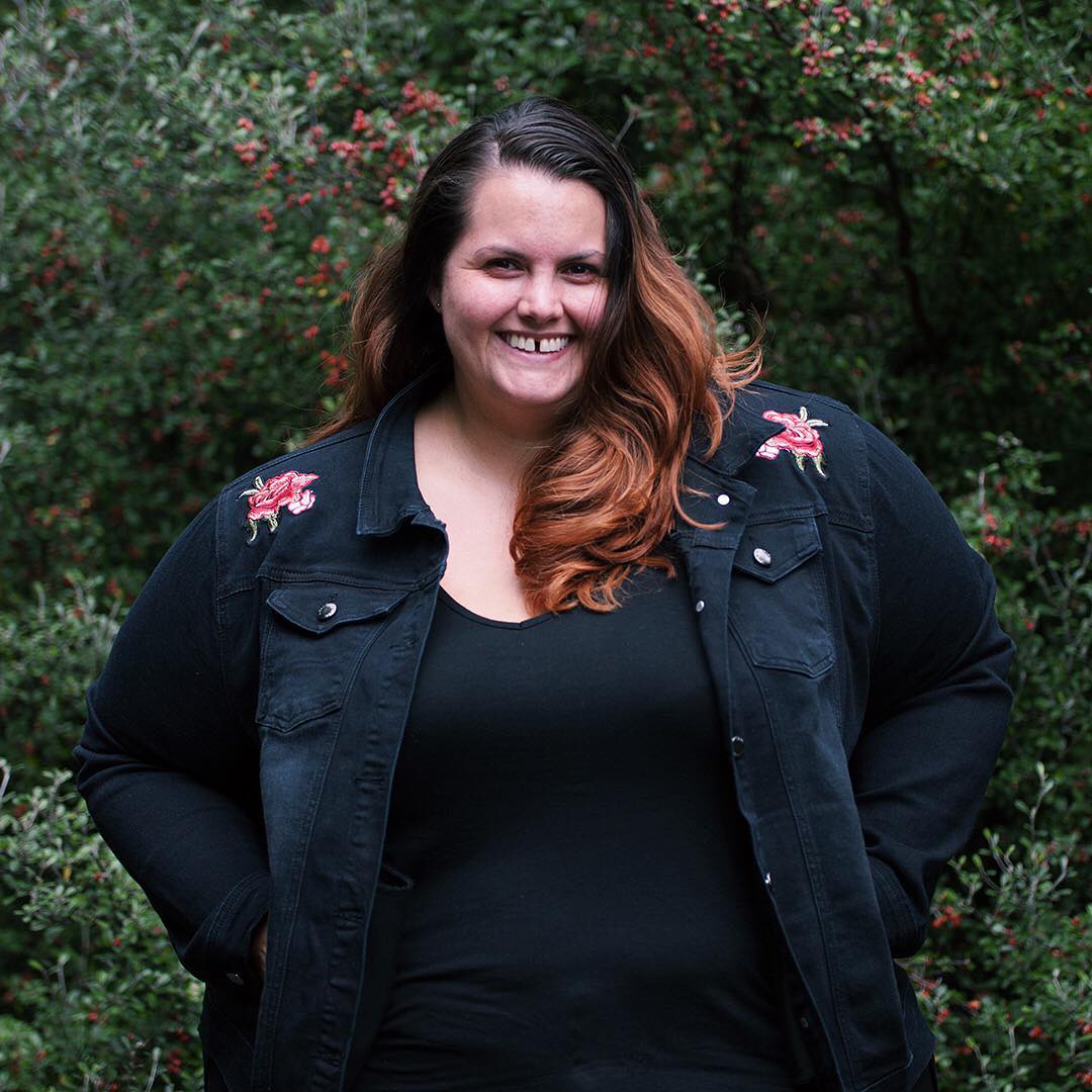 New Zealand plus size fashion blogger Meagan Kerr wears K&K Denim Jacket