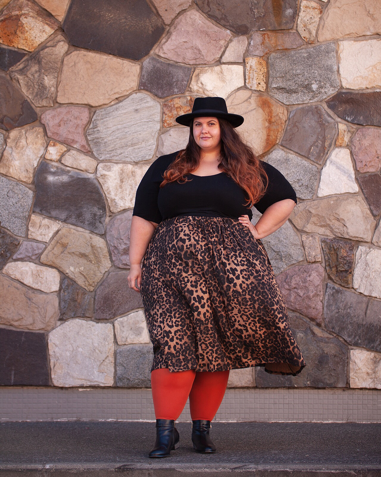 Plus size fashion blogger Meagan Kerr wears Snag Tights in Pumpkin Spice