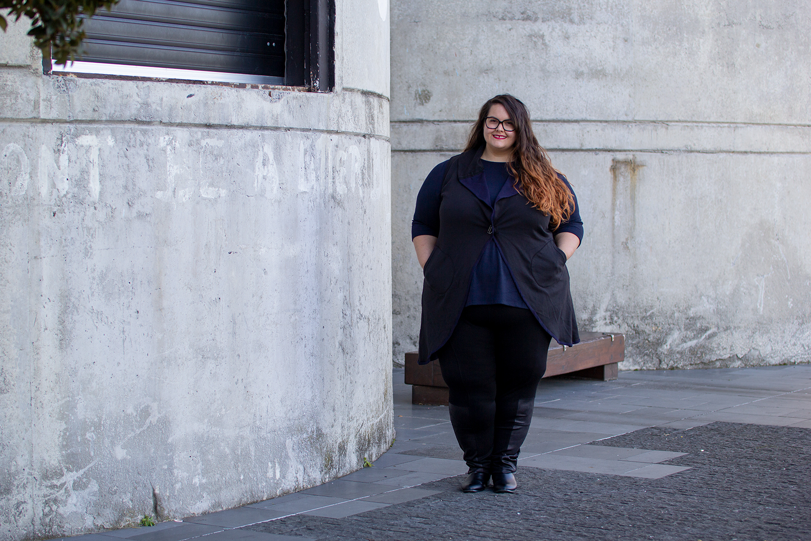 New Zealand fashion blogger Meagan Kerr wears plus size workwear staples from Taking Shape
