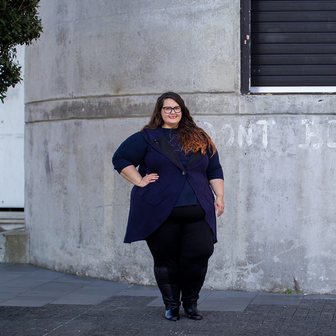 New Zealand fashion blogger Meagan Kerr wears plus size workwear staples from Taking Shape