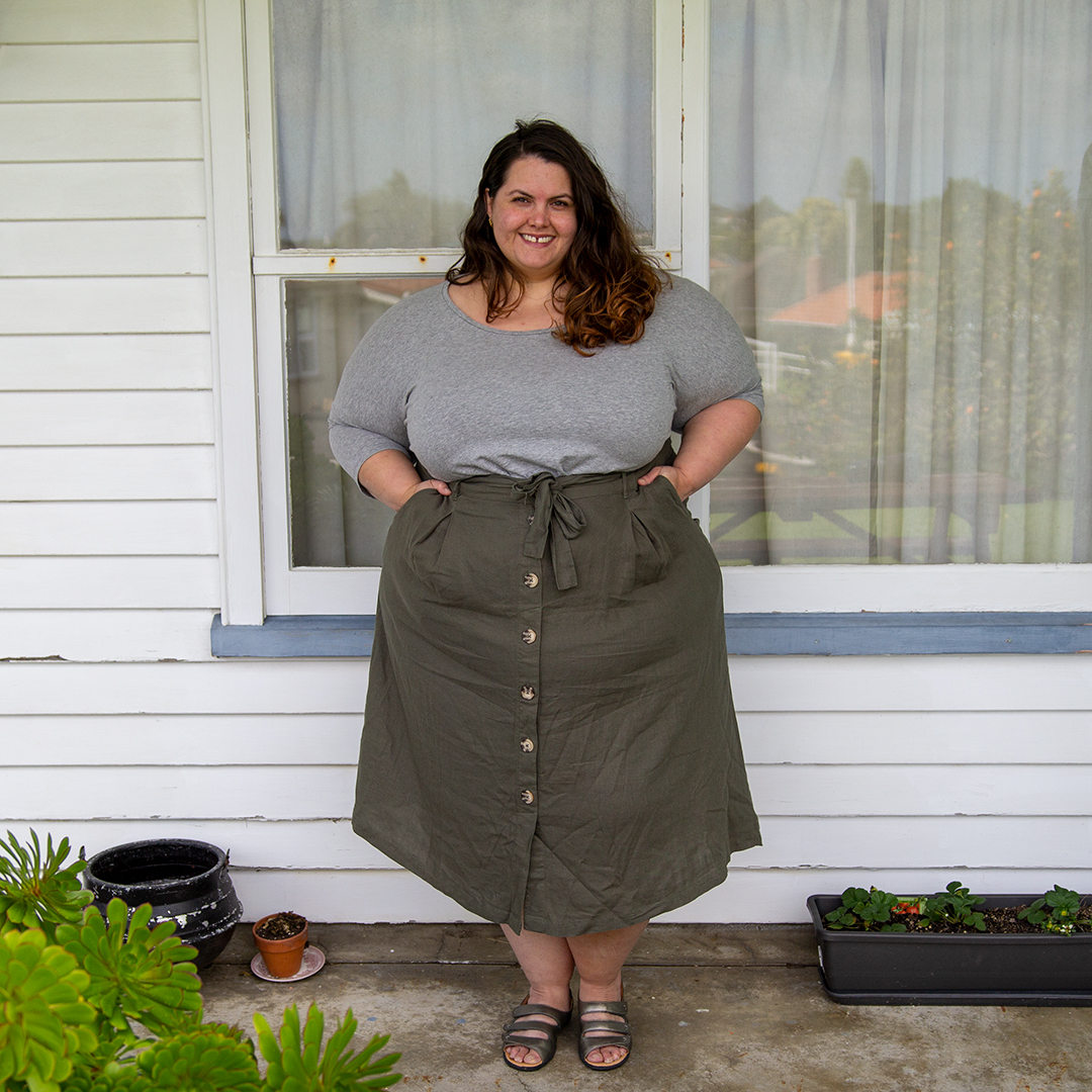 Kmart Clothing Haul SS19: New Zealand plus size fashion blogger wears linen midi skirt from Kmart