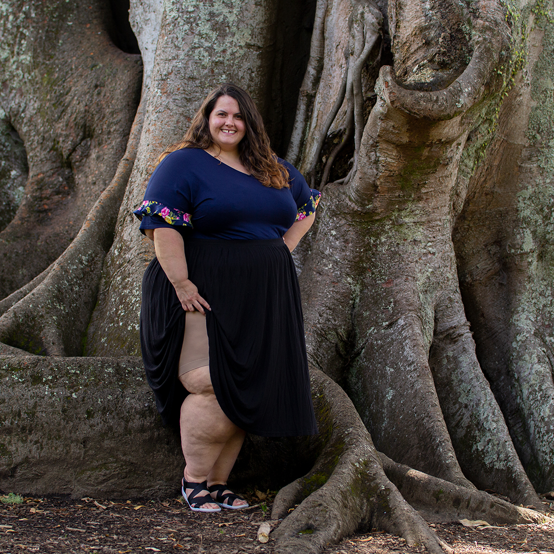 New Zealand plus size fashion blogger Meagan Kerr wears Ruby and Rain Yasmin Tee, ASOS Curve Circle Skirt, Snag Tights Chub Rub Shorts in Builders Tea, and Ziera Utah Sandals