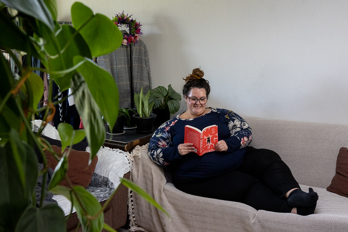 New Zealand plus size fashion blogger Meagan Kerr wears Ruby & Rain Sage Top in navy floral and Ruby & Rain Lilac Pants in black with Country Road CR SUN RX 29 glasses from Specsavers