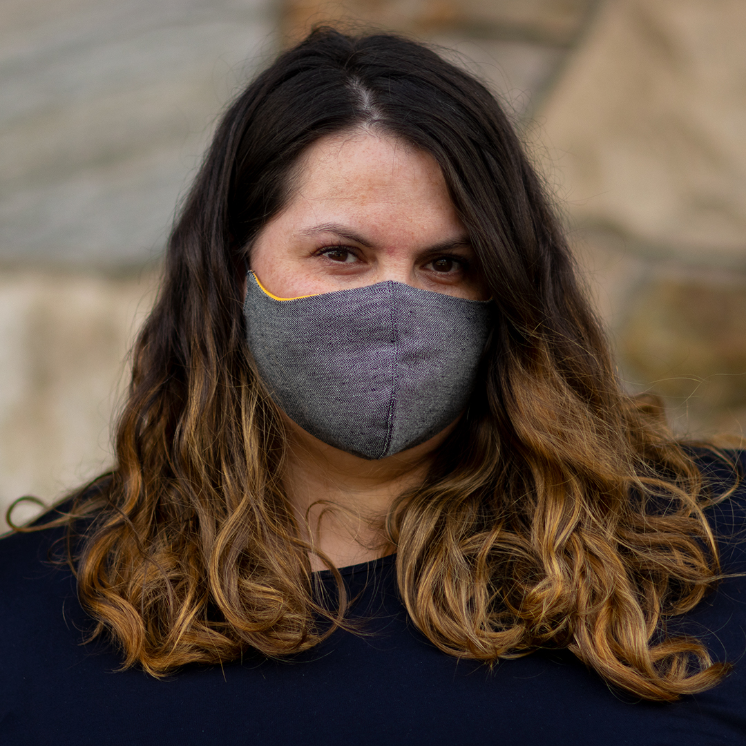 New Zealand plus size fashion blogger Meagan Kerr wears face mask from Citizen Women