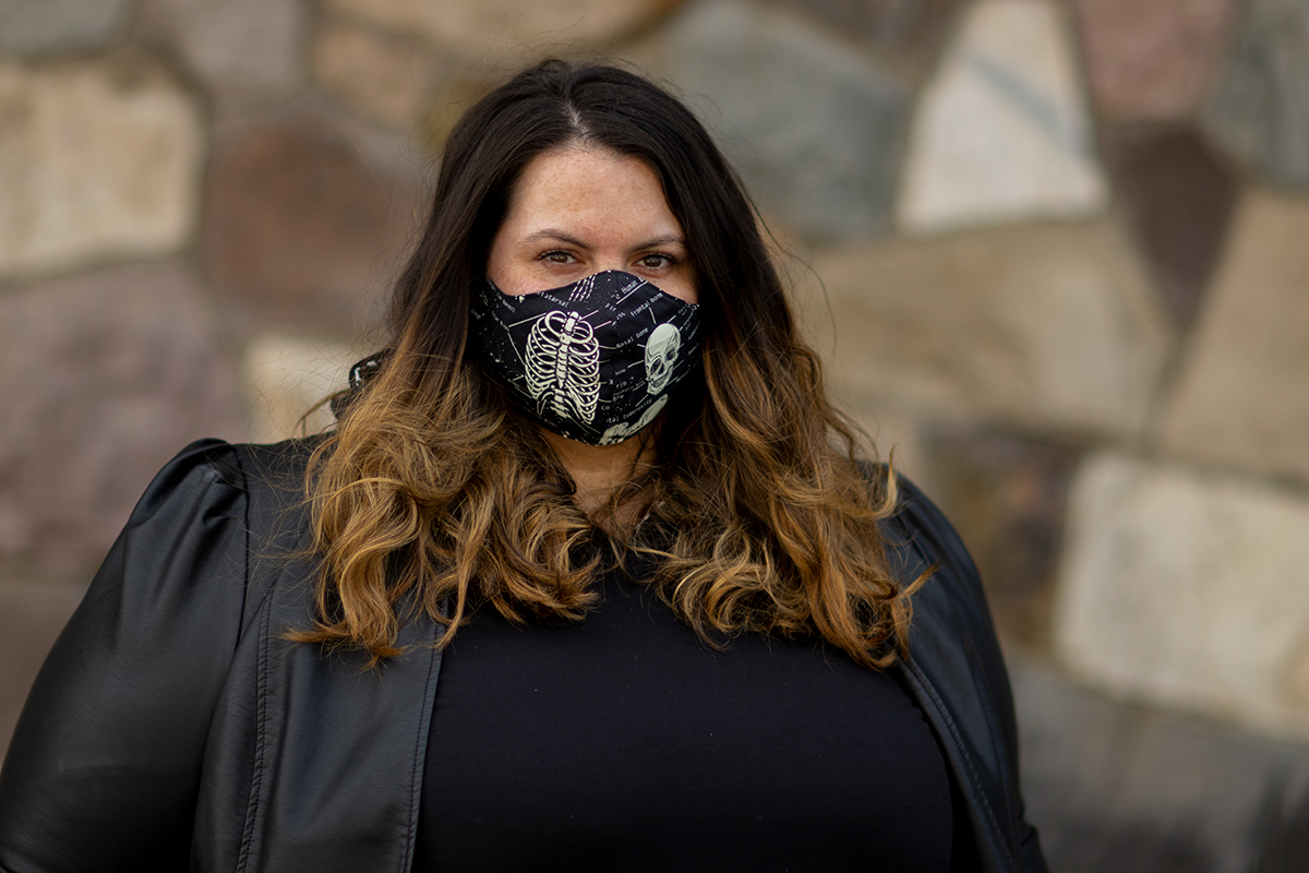 New Zealand plus size fashion blogger Meagan Kerr wears glow in the dark skeleton face mask from Ludo Lilli